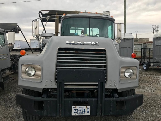 1997 Mack DM690S Truck, VIN # 1M2B209C7VM021195
