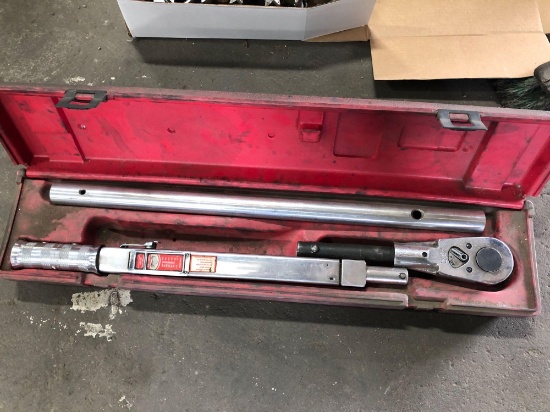 Snap-on 3/4 drive torque wrench w/case