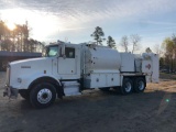 1999 Kenworth T800B Fuel & Lube Maintenance Truck