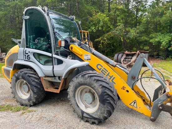 Gehl 680 Wheel Loader with Attachments