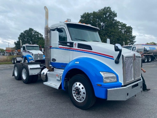 2015 KENWORTH T880 TRUCK (VIN: 1XKZDP9X3FJ423778)