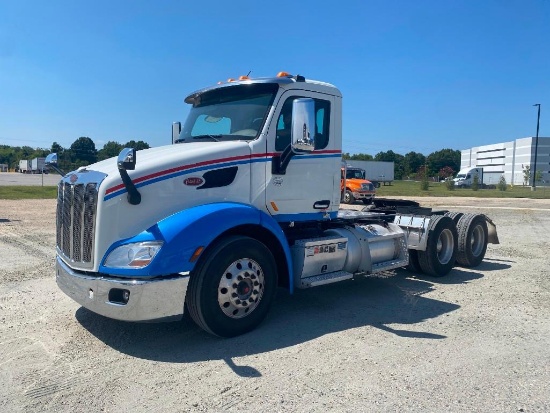 2015 PETERBILT 579 TRUCK (VIN: 1XPBDP9X2FD265994)