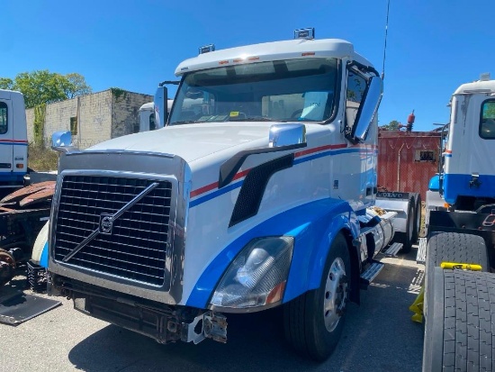 2015 VOLVO VNL TRUCK (VIN: 4V4NC9EJ1FN915166)