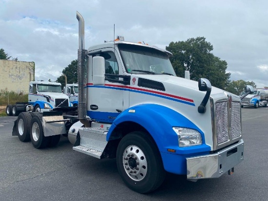 2015 KENWORTH T880 TRUCK (VIN: 1XKZDP9X2FJ459803)