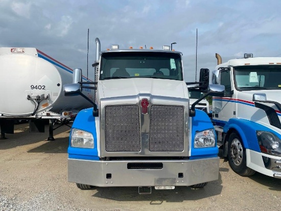 2017 KENWORTH T880 TRUCK (VIN: 1XKZDP9X6HJ175545)