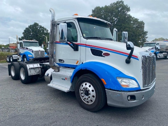 2016 PETERBILT 579 TRUCK (VIN: 1XPBDP9X0GD301049)
