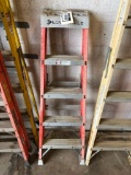 5' Fiberglass Ladder