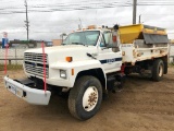 1989 Ford F800 S/A Sanding Truck