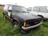 1992 GMC Jimmy 4x4 SUV. VIN 1GKCT1821M0504211. **NOTE: PARTS ONLY. LOCATED IN CROSSFIELD, AB**