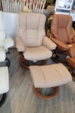 Ekornes Stressless Mayfair Medium Paloma Leather Reclining Arm Chair w/ Ottoman.