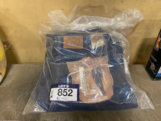 Lot of (2) Pair of Mustang 34X36 Jeans