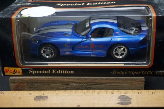Maisto  Special Edition Dodge Viper GTS 1996