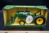 ERTL JD 2440 Utility Tractor with Loader/Tracteur Universel #15162