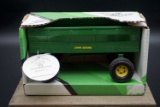 ERTL JD Flare Box Wagon #529