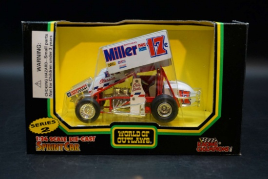 Racing Champions Inc. World of Outlaws 1:24 Die Cast Sprint Car