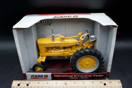 ERTL CASE IH International M Industrial Tractor