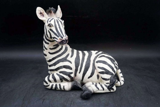 Zebra statue.