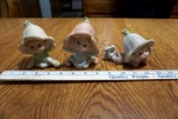 figurines.