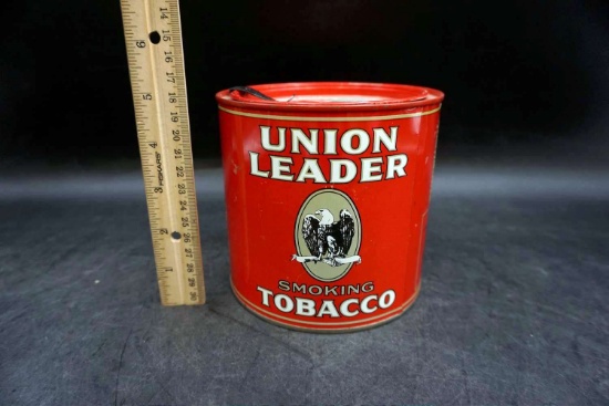 Union leaders smoking tobacco tin.