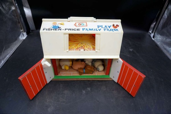 Fisher-price family play farm. With barn and farm animals.