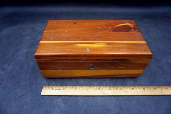 Lane Cedar Box