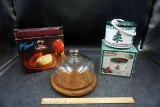 Dish with lid, potpourri crock.