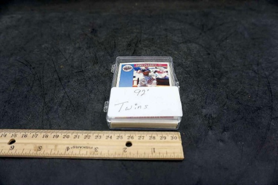 92' Twins Cards