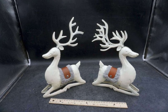 Sitting Reindeer - Set of 2