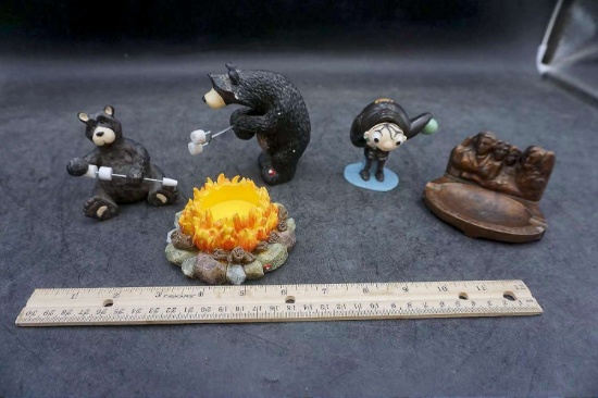 Bear Figurines & Mount Rushmore