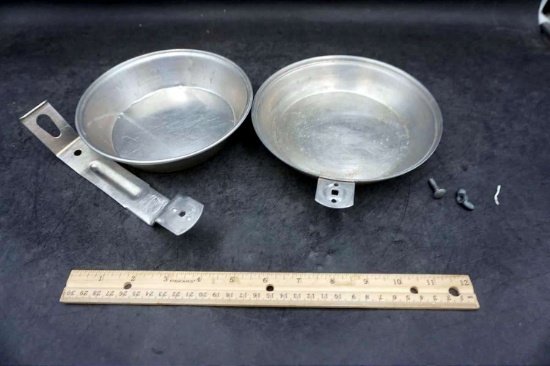 2 Pans & Hardware