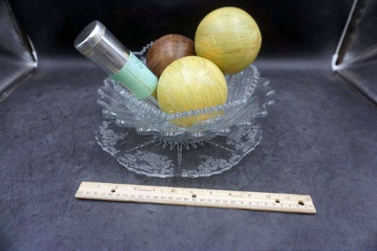 Green Tea, Glassware & Ball Decor