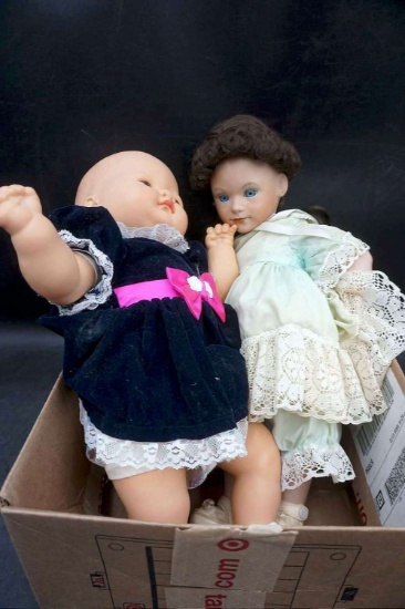 2 Dolls