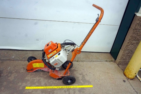 Stihl Gas Powered Cutting Off Machine (Gas Lid Is Missing)