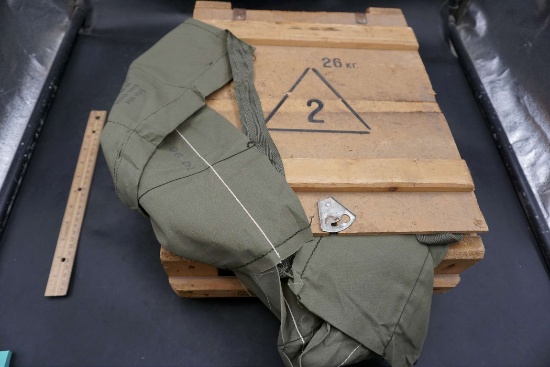 Ammo Box W/ 8 Ammo Pouches