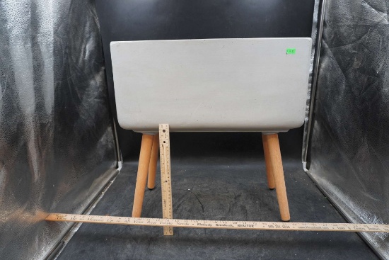 Smooth Rectangular Footed Planter