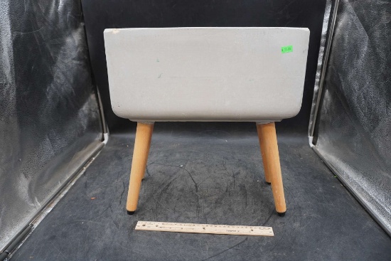 Smooth Rectangular Footed Planter