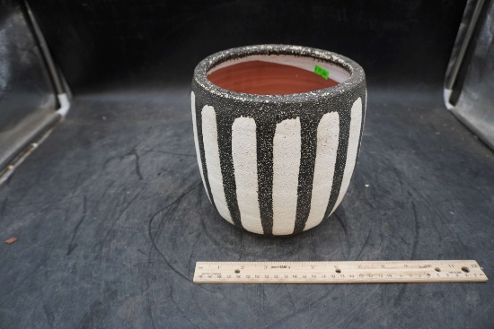 Black & White Planter