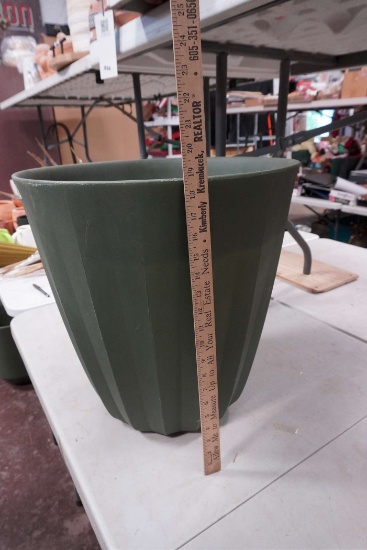 Pleat Olive 19" Planter