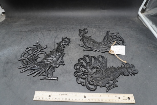 Set Of 3 Cast Iron Roosters