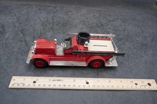 Ertl Sioux Falls Engine Co. No. 2 1926 Seagrave Fire Truck
