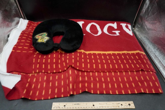 Hogwarts Fleece Fabric & Neck Pillow