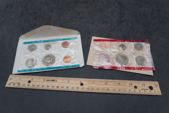1971 U.S. Mint Set (Both Dime - D Mint)