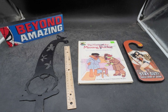 Spider-Man Sign, Wonder Woman Stay Out Door Hanger, Metal Figure & Book