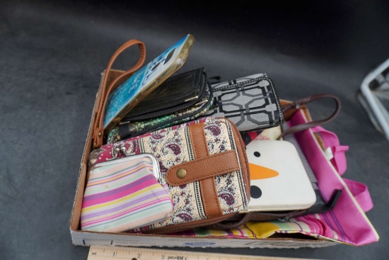 Wallets, Purses, Phone Holder & Cases