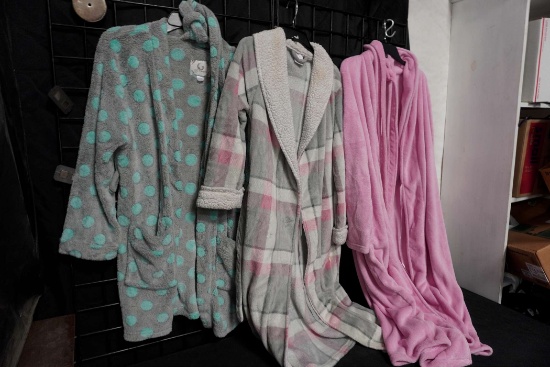 3 - Women'S Bath Robes (Size Medium & 1 Xl)
