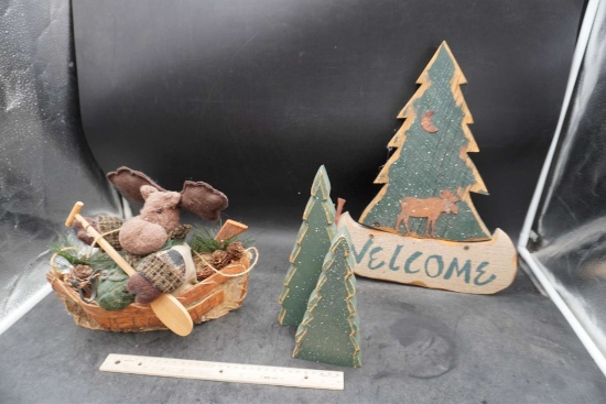 Northwoods Decor - Moose In Canoe, Trees & Welcome Sign