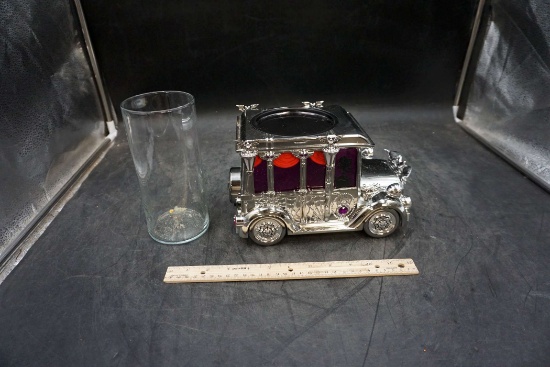 Animated Skeleton Vehicle & Glass Vase