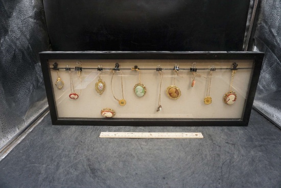 Display Box W/ Cameos