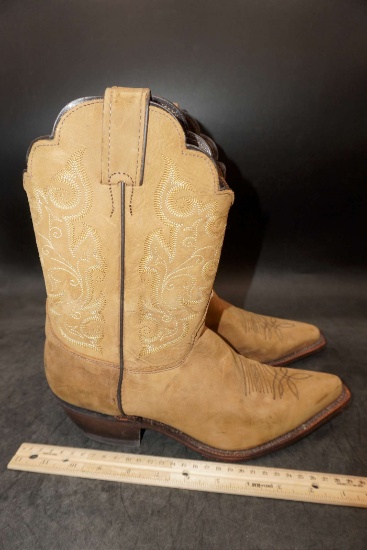 Justin Boots (Size 10)