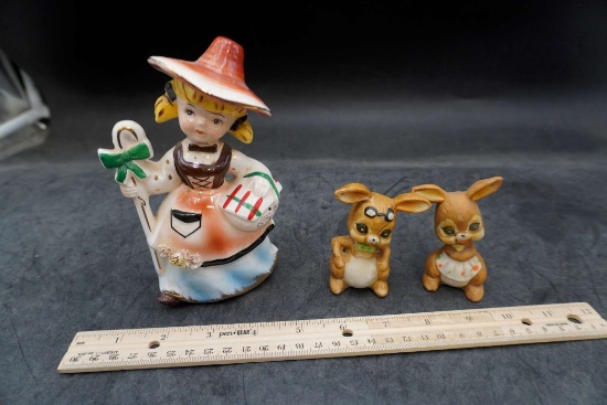 Sonsco Figurine & Rabbit Figurines (2)